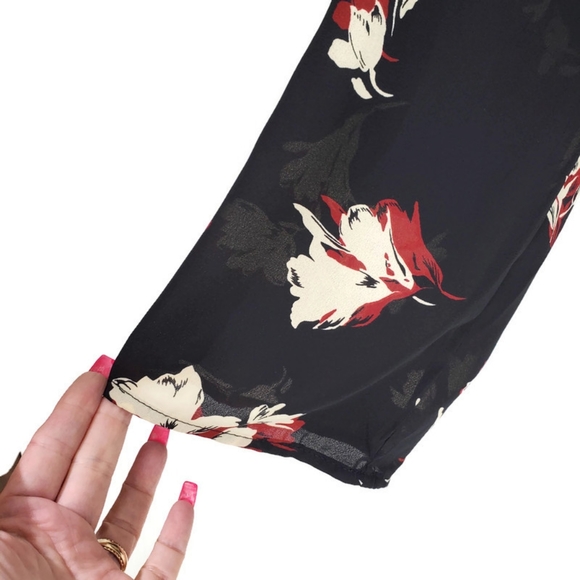 Sienna Sky Cropped Bell Sleeve Tie Neck Bow Blouse Size XS Fall Autumn Black NWT - Picture 3 of 11